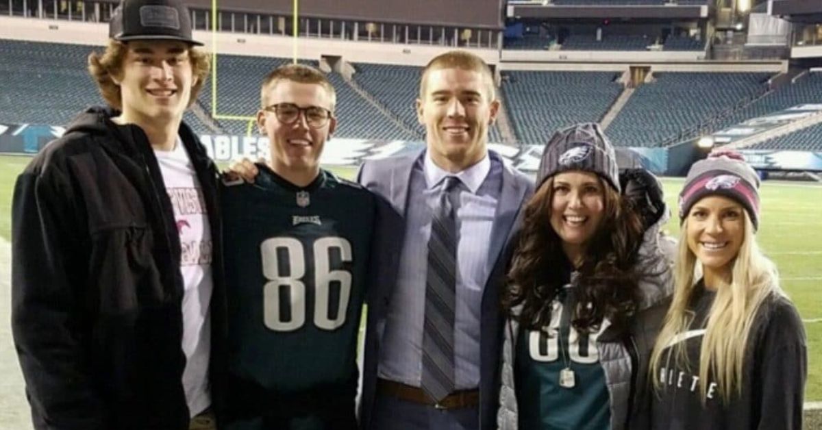 Who Are Zach Ertz Parents